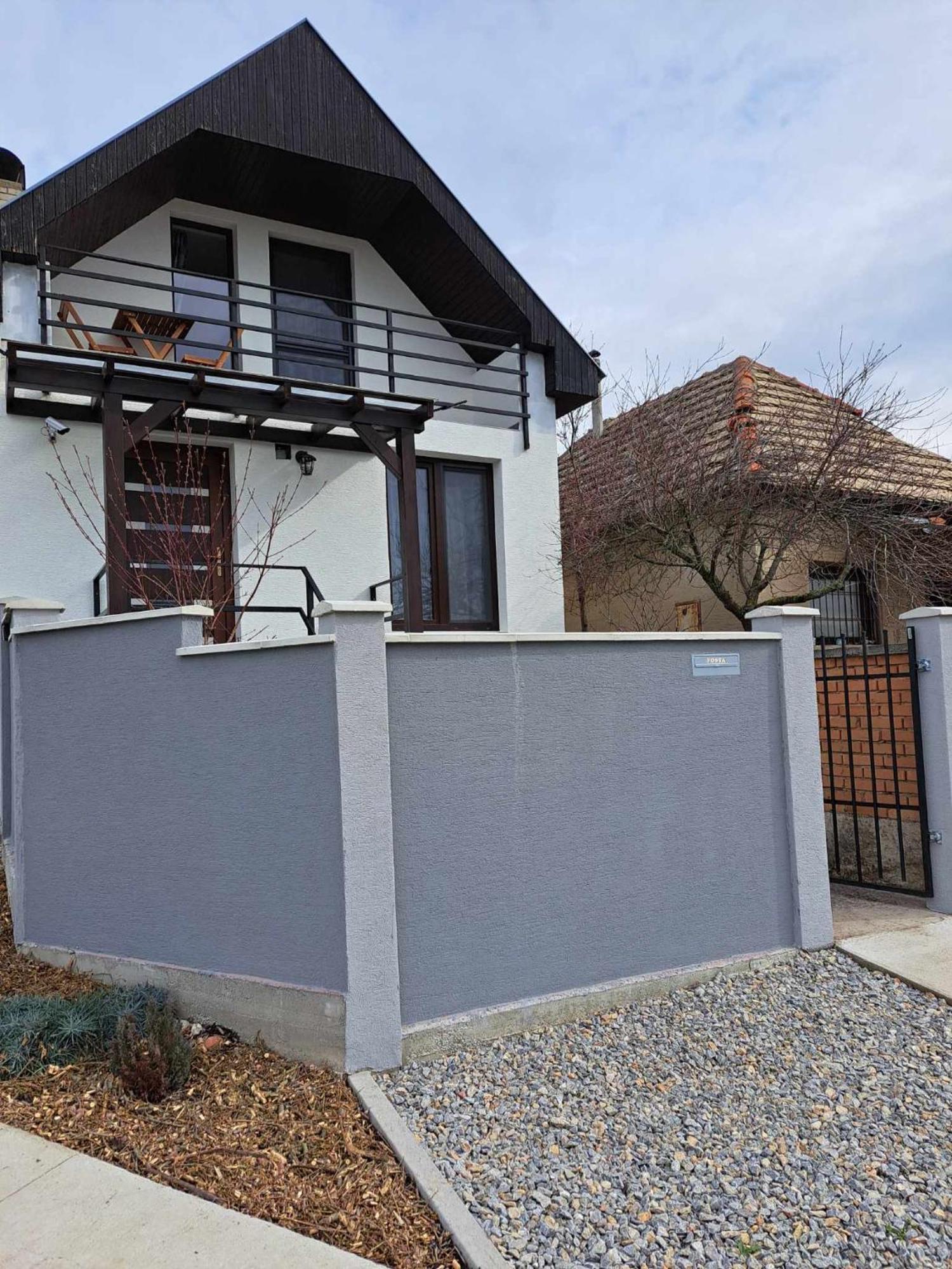 Grapeline Guesthouse Chotin Exterior photo